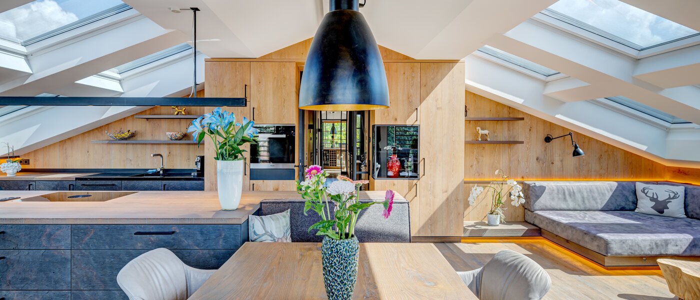 attic apartment Holzkirchen 04 living area 13582