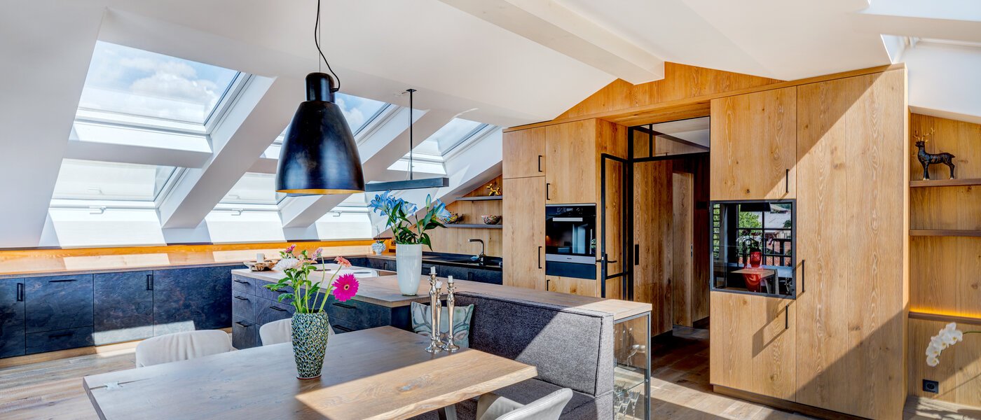 attic apartment Holzkirchen 05 living area 13582