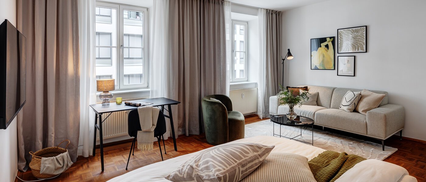 apartment München Lehel 01 living area 13583