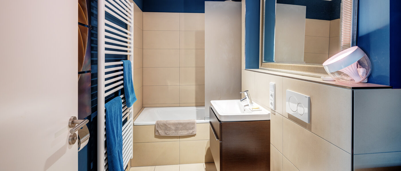 apartment München Milbertshofen 01 bathroom 13602