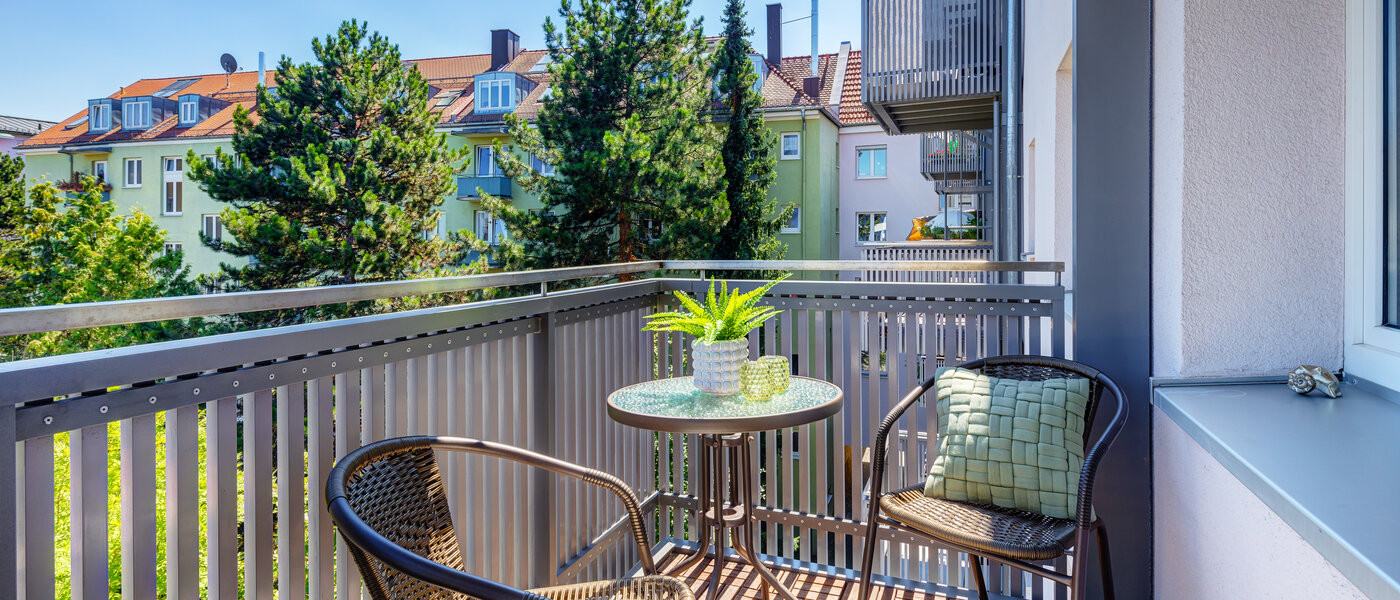 apartment München Bogenhausen 01 balcony 13604