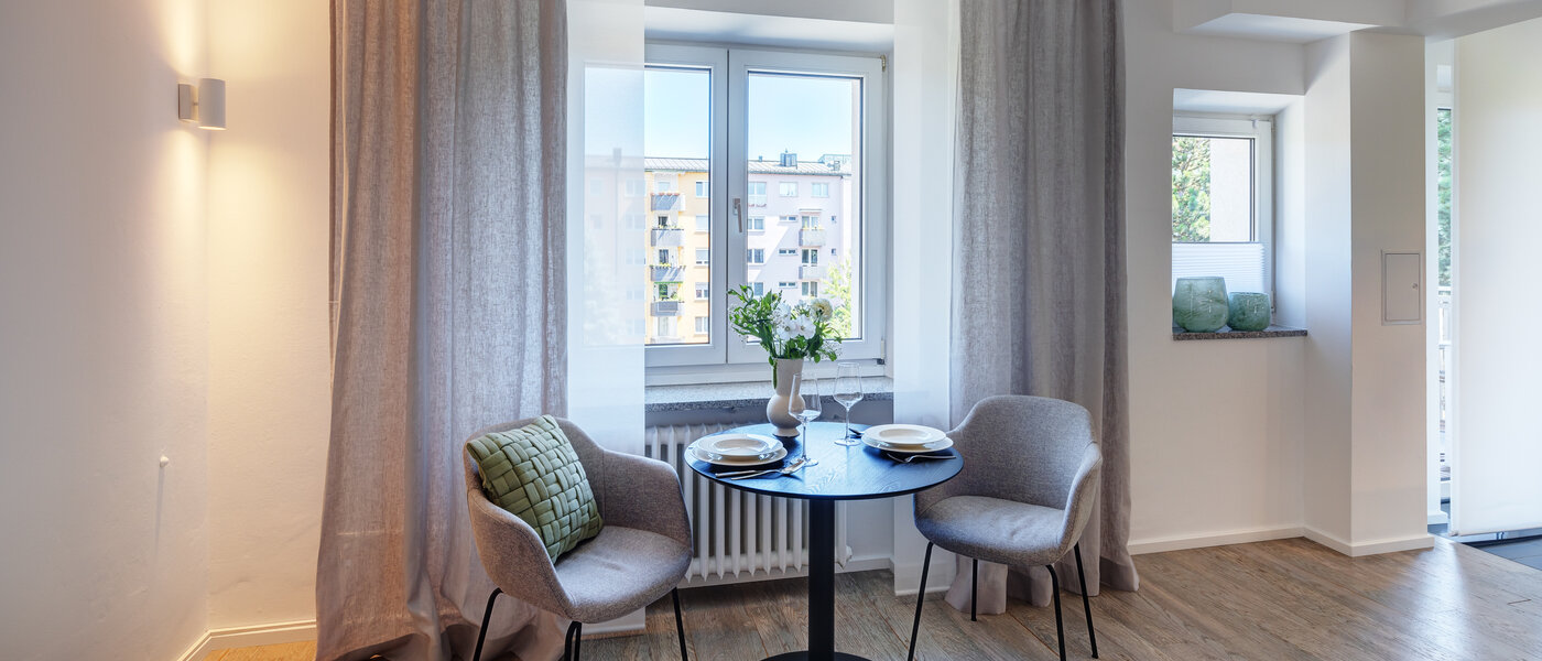 apartment München Bogenhausen 02 living area 13604