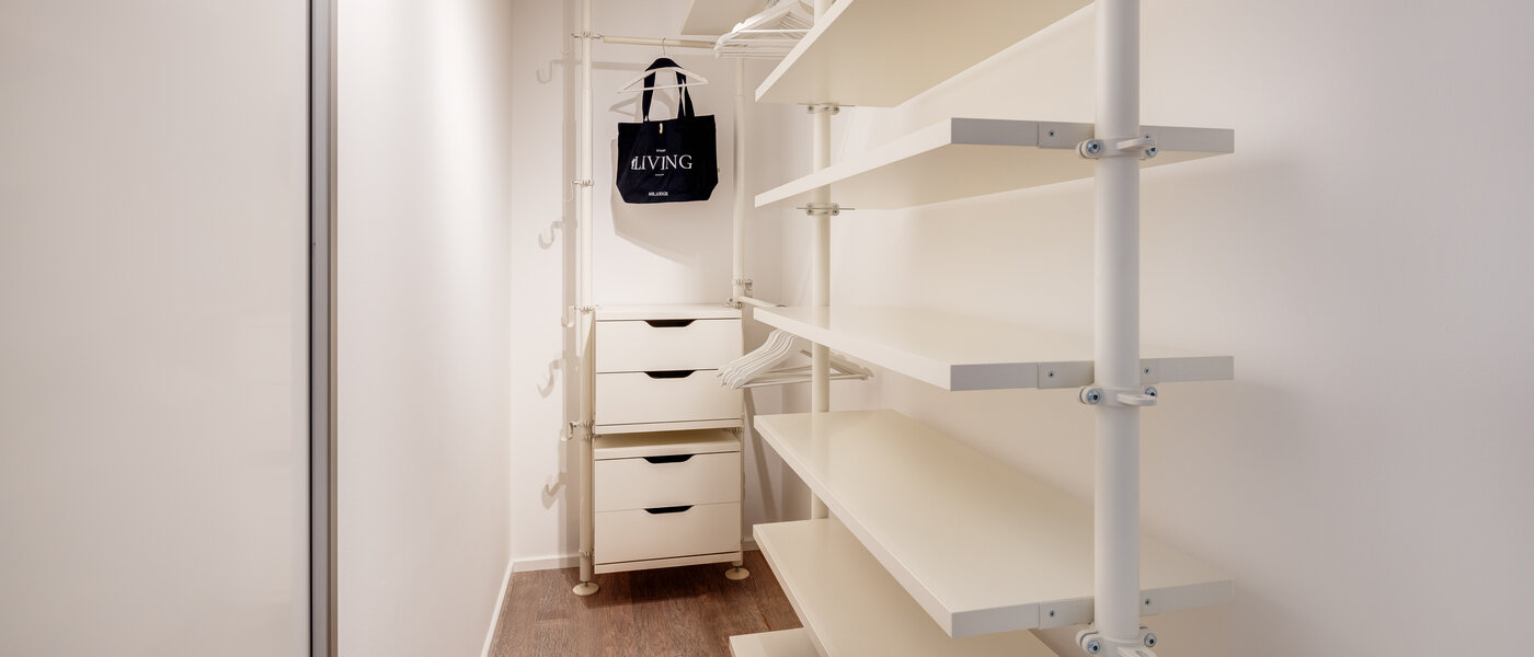 apartment München Bogenhausen 01 Walk-in closet 13604