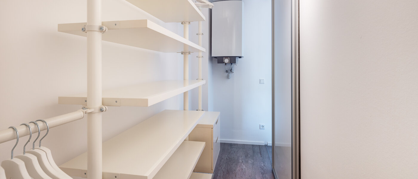 apartment München Bogenhausen 02 Walk-in closet 13604