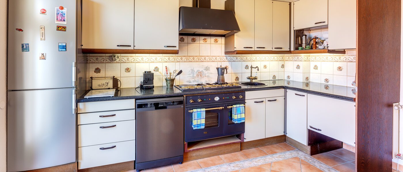 apartment München Bogenhausen 02 kitchen 13612