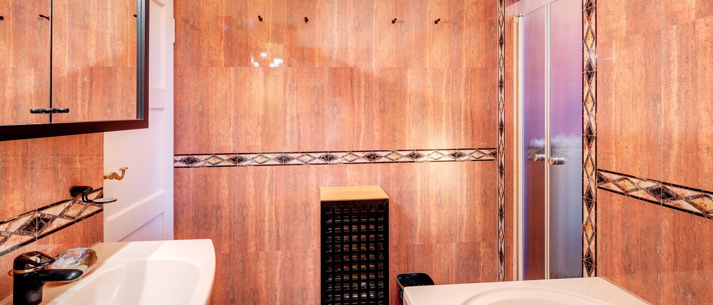 apartment München Bogenhausen 03 bathroom 13612