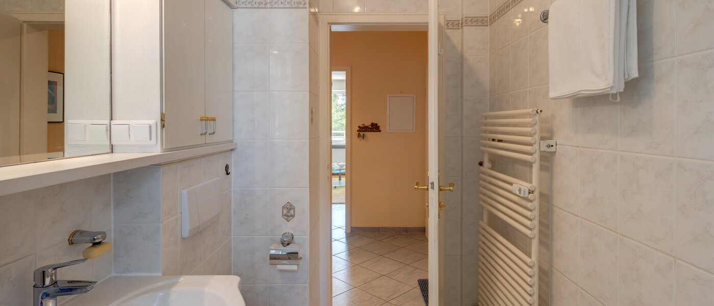 apartment München Forstenried 02 bathroom 13628
