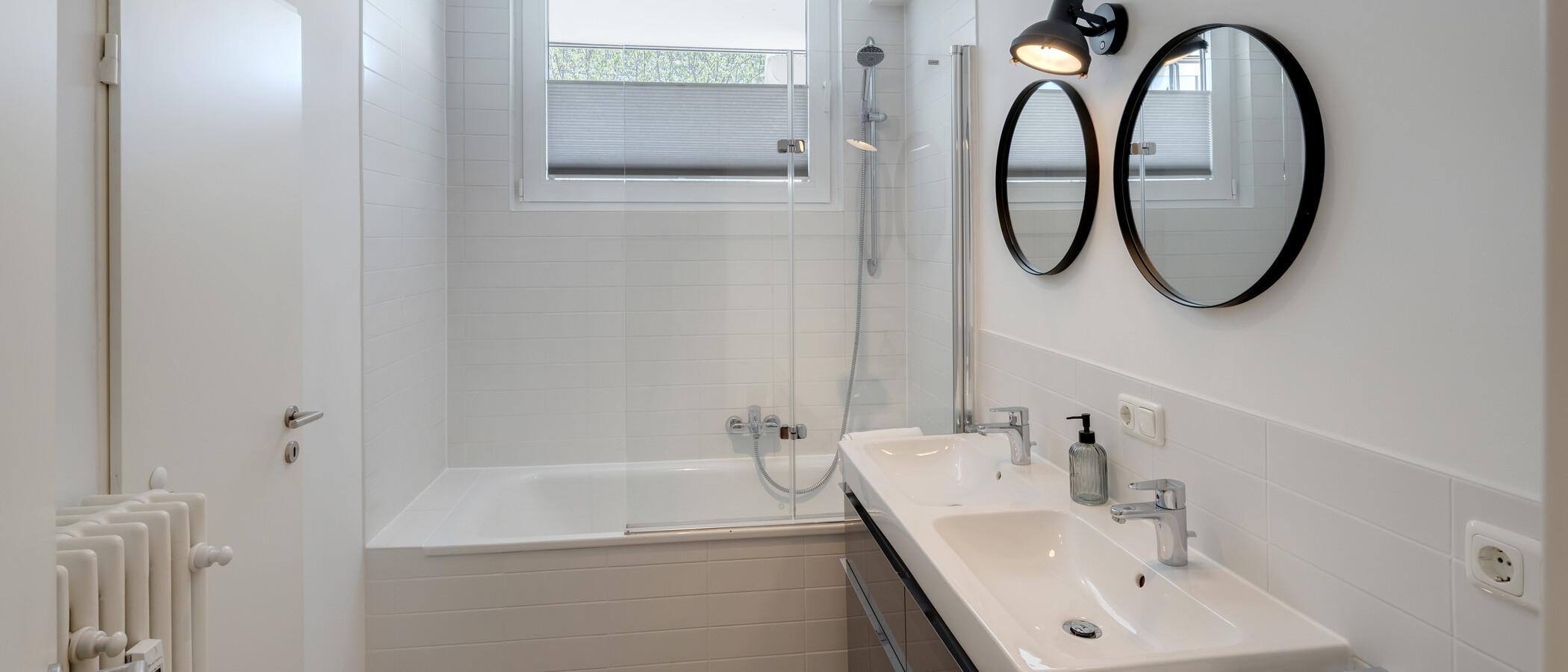 apartment München Altbogenhausen 01 bathroom 13633