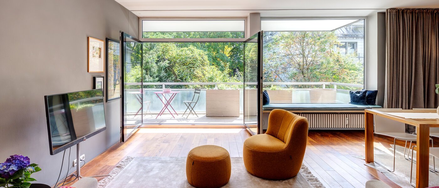 apartment München Altbogenhausen 02 living room 13633