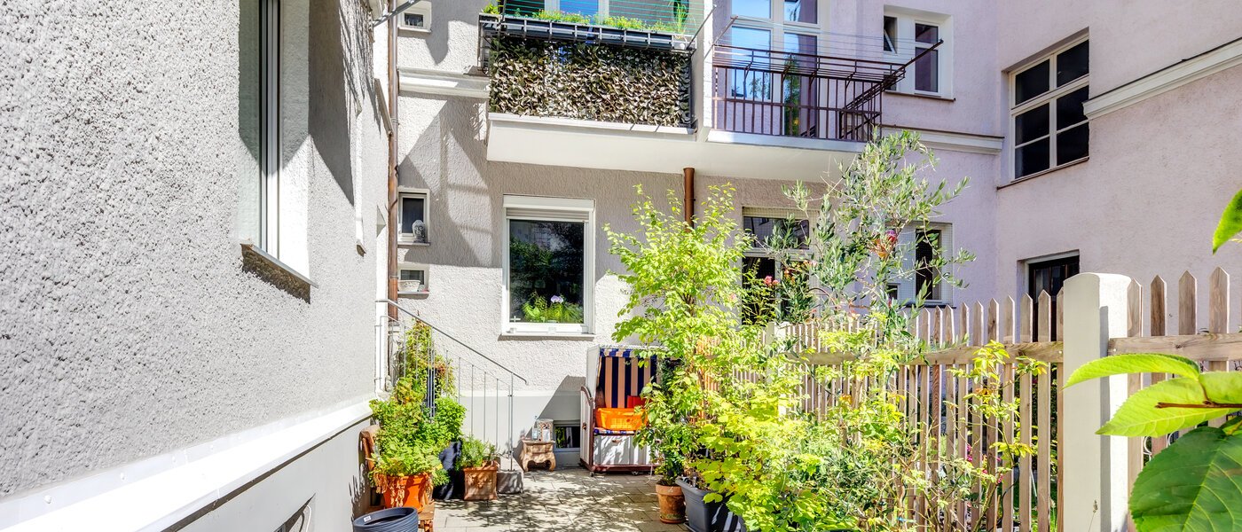 apartment München Schwanthalerhöhe 01 inner courtyard  13652