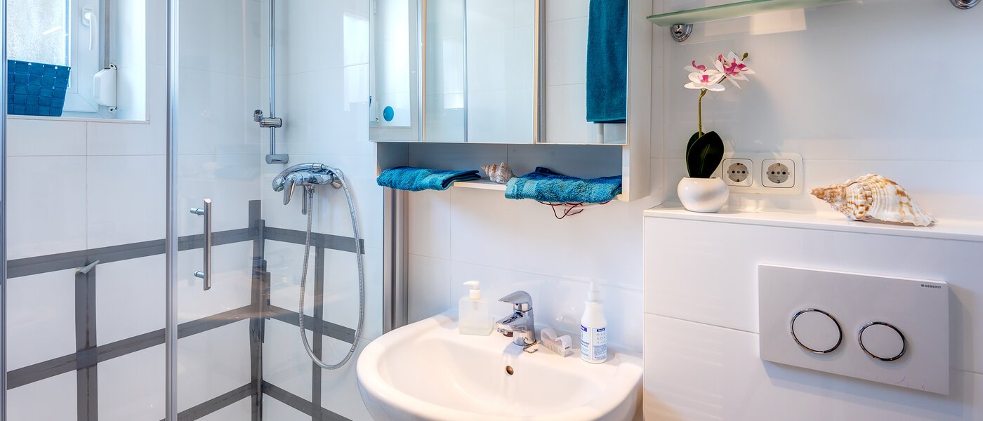 apartment München Solln 02 bathroom 13653