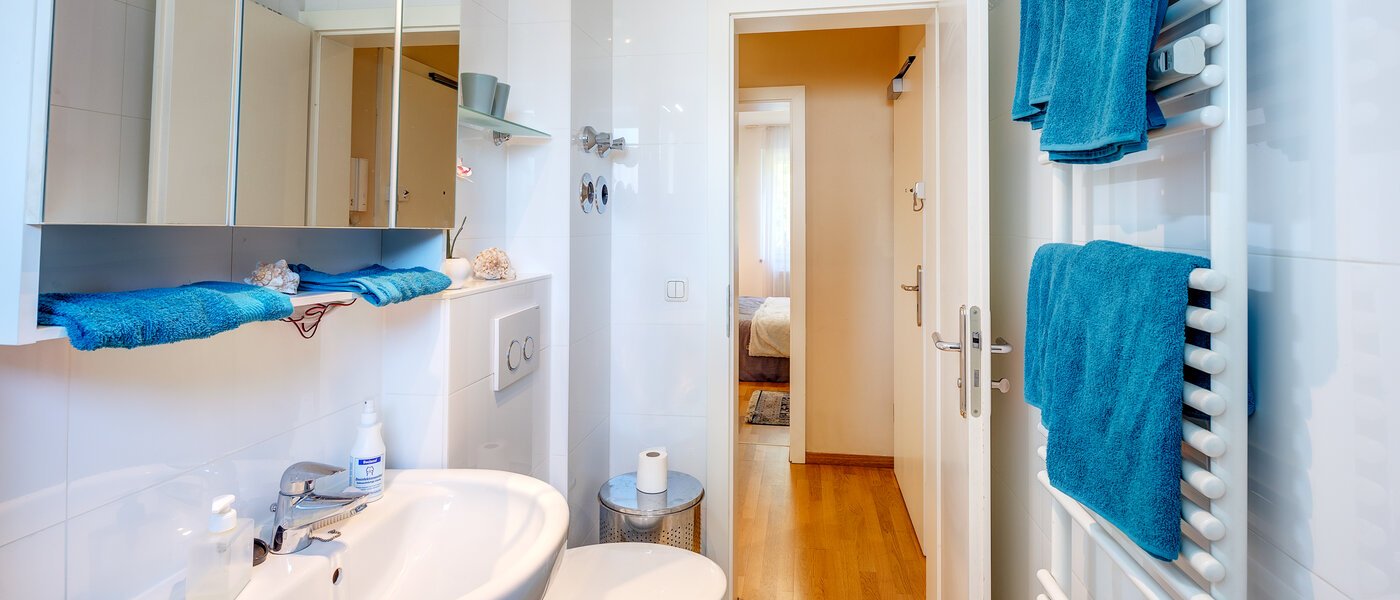 apartment München Solln 03 bathroom 13653