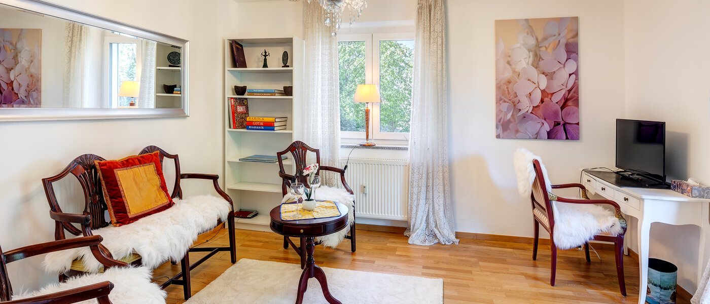 apartment München Solln 01 living room 13653