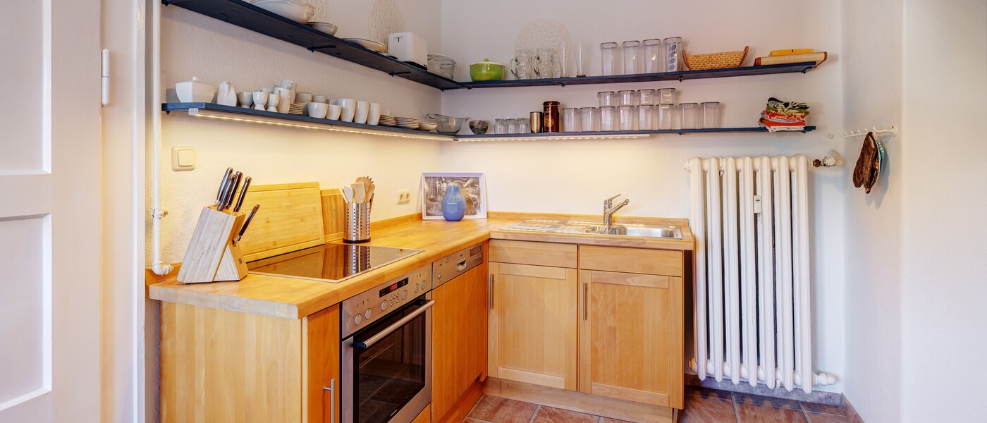 attic apartment München Nymphenburg 02 kitchen 13654