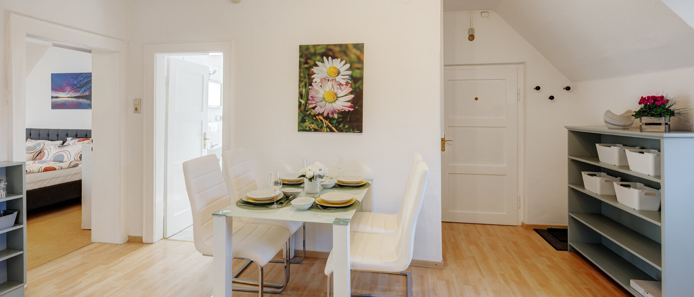 attic apartment München Nymphenburg 01 hall 13654