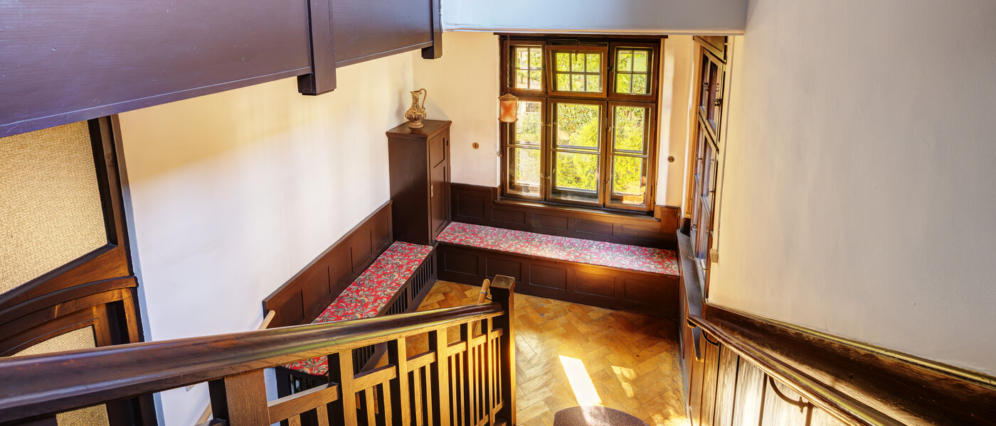 attic apartment München Nymphenburg 01 staircase 13654