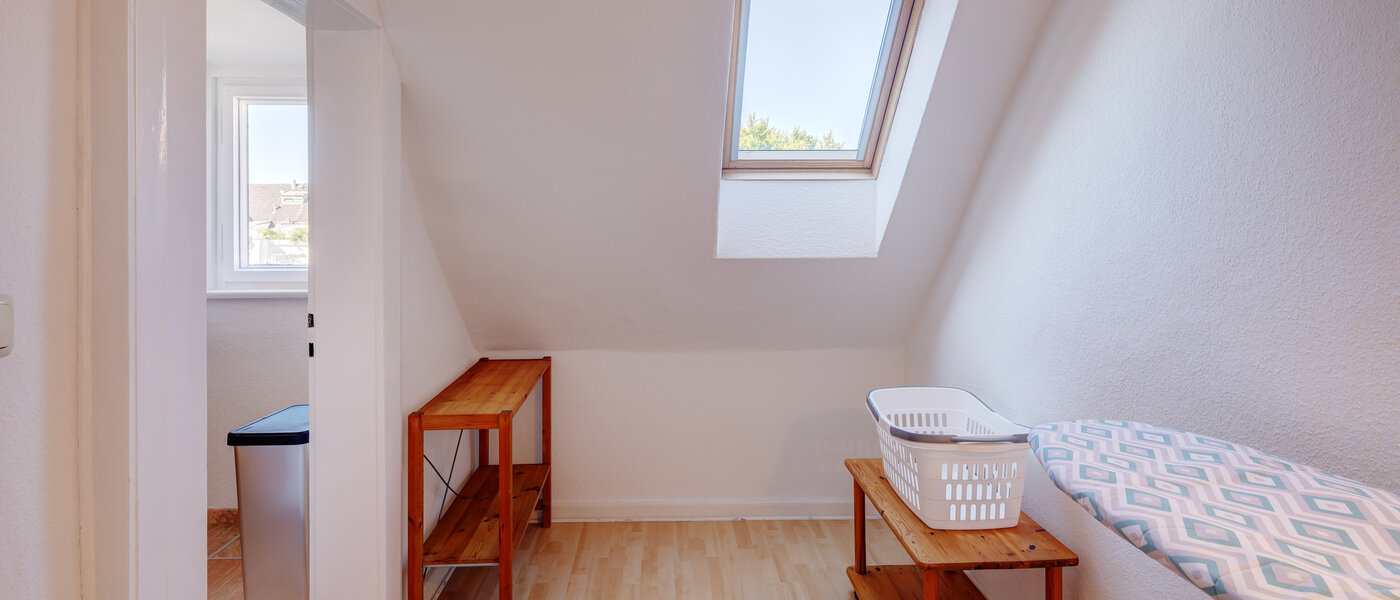 attic apartment München Nymphenburg 01 utility room 13654