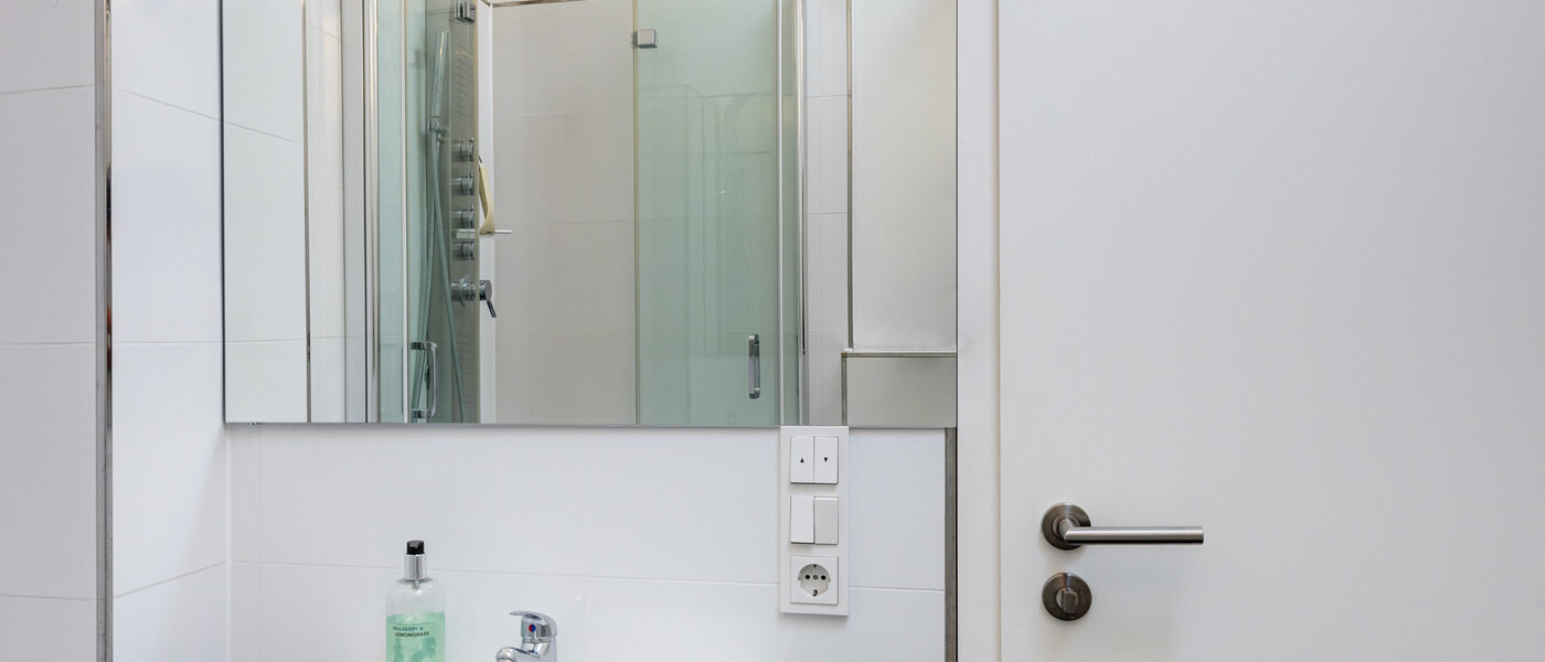 roof terrace apartment München Ramersdorf 03 2. bathroom 13657