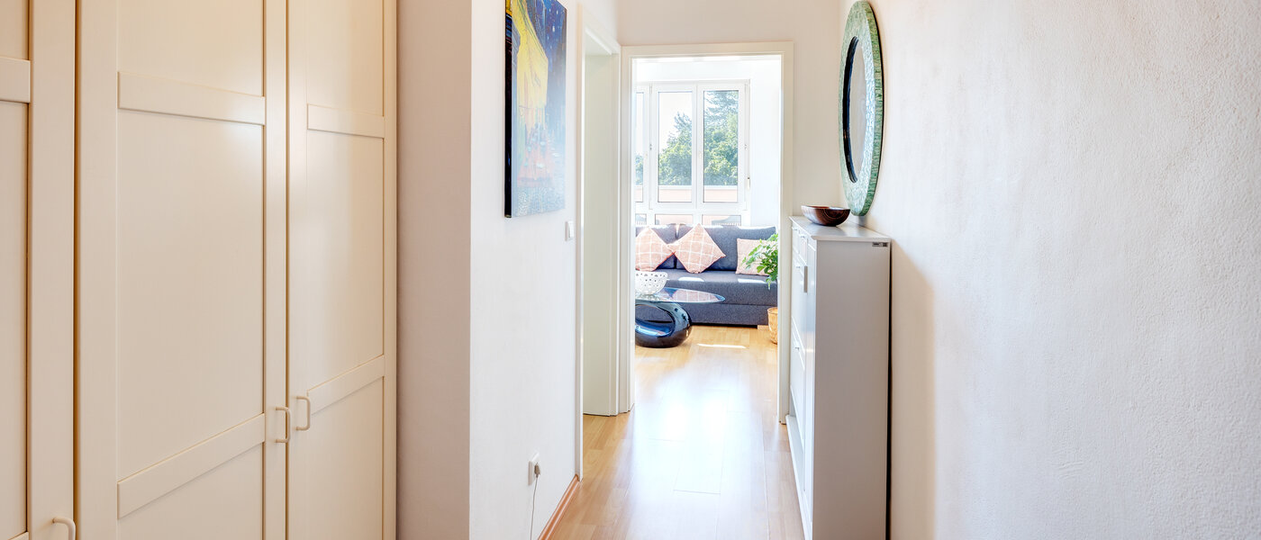 roof terrace apartment München Neuperlach 01 hall 13658