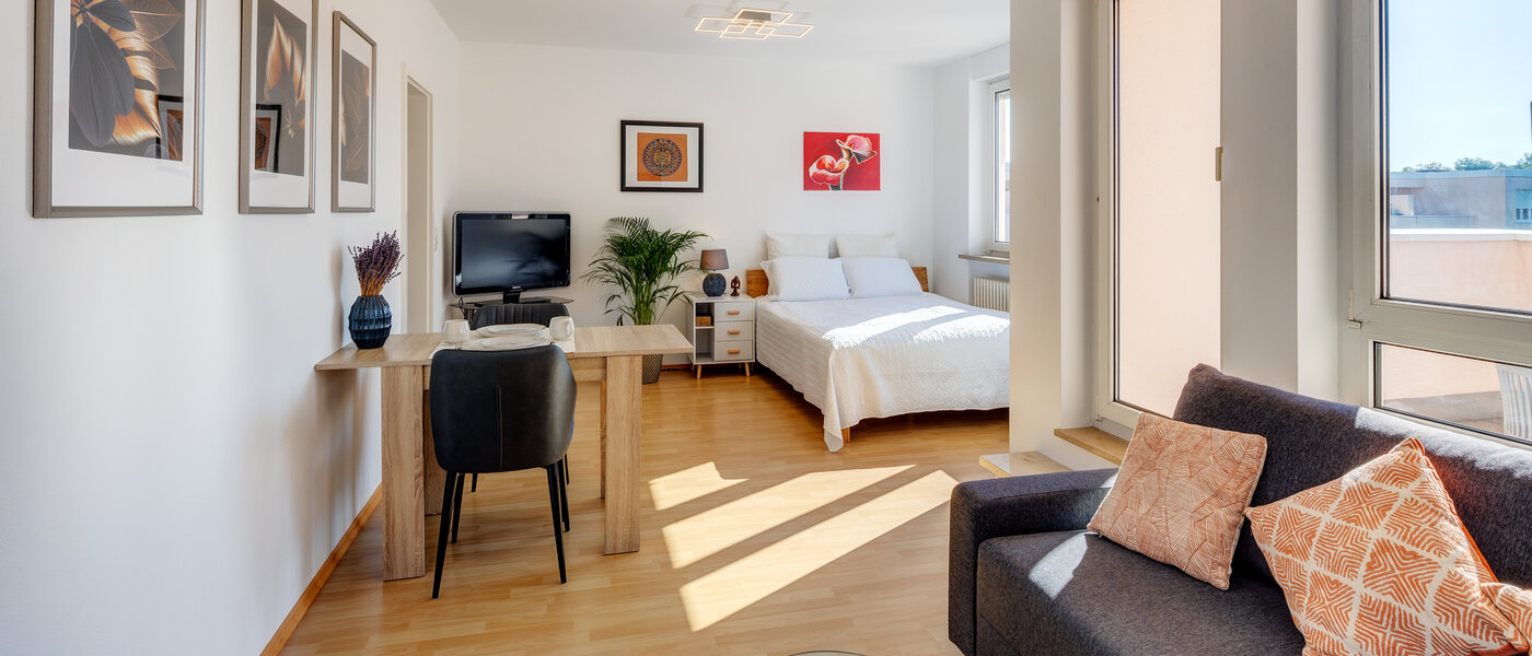 roof terrace apartment München Neuperlach 01 living area 13658