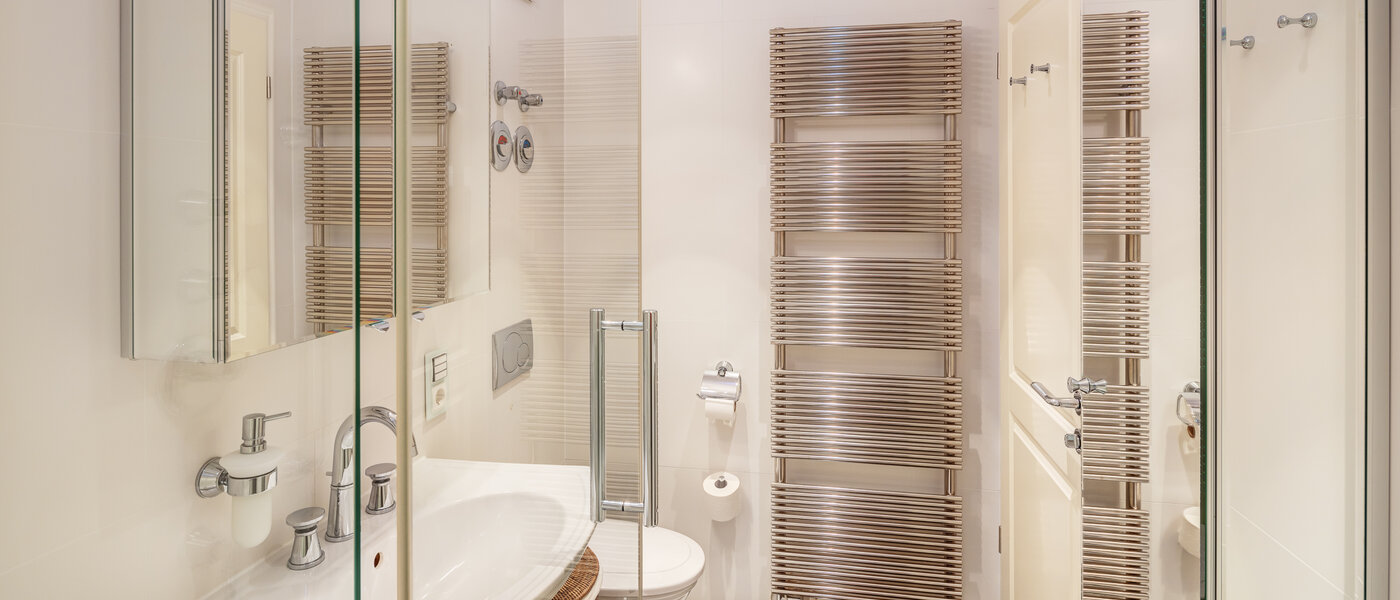 attic apartment München Solln 04 bathroom 13669