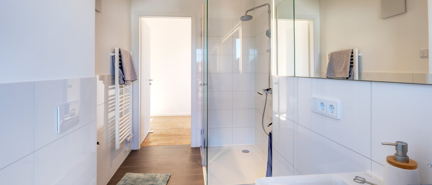 attic apartment Aschheim 02 bathroom 13679