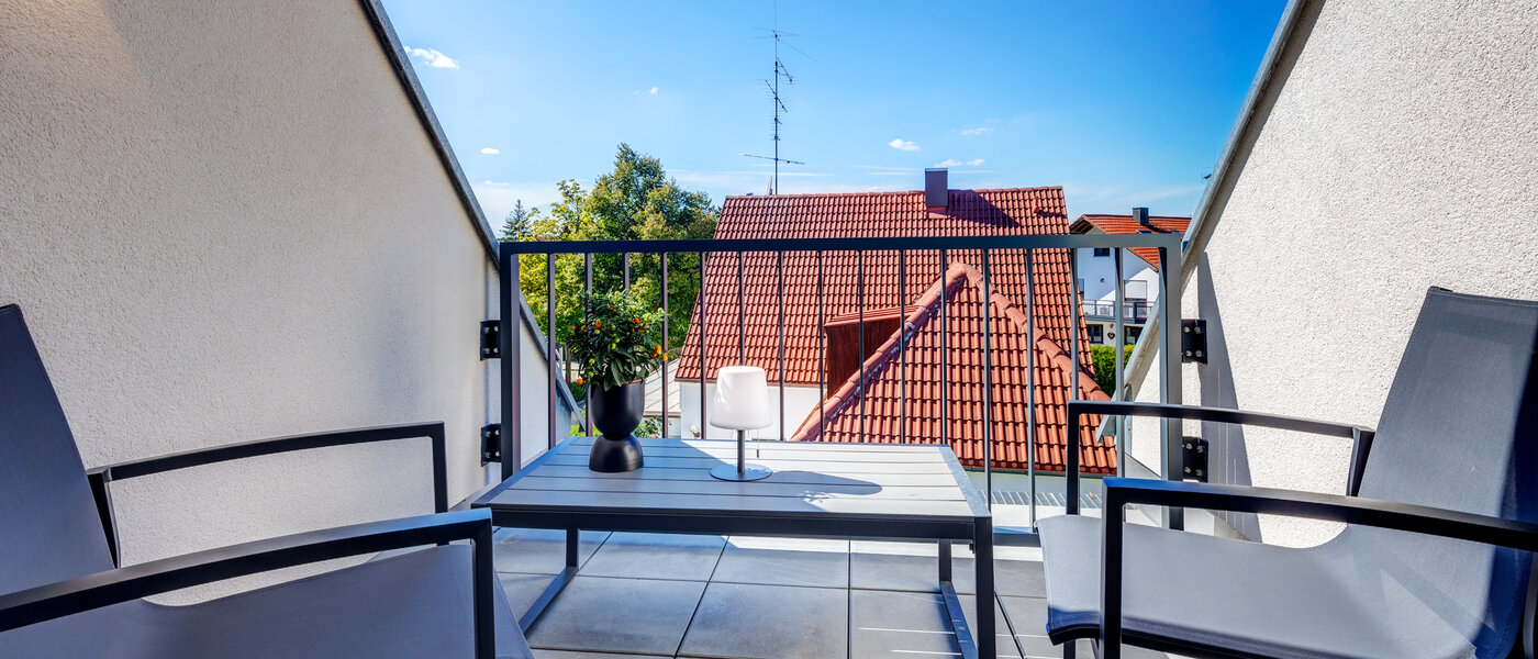 attic apartment Aschheim 02 balcony 13679
