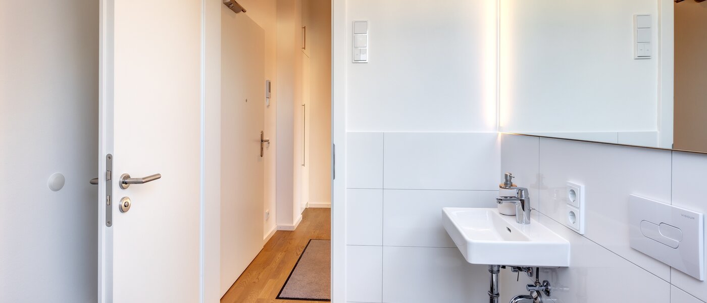 attic apartment Aschheim 03 guest toilet 13679