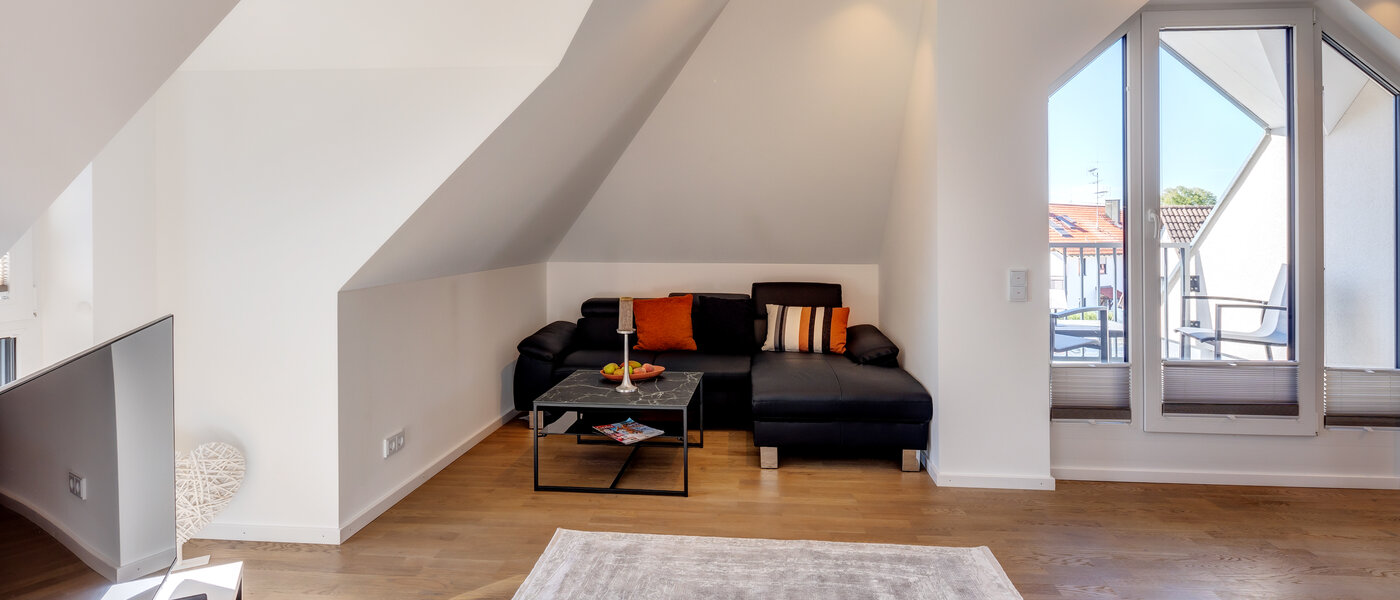 attic apartment Aschheim 01 living area 13679