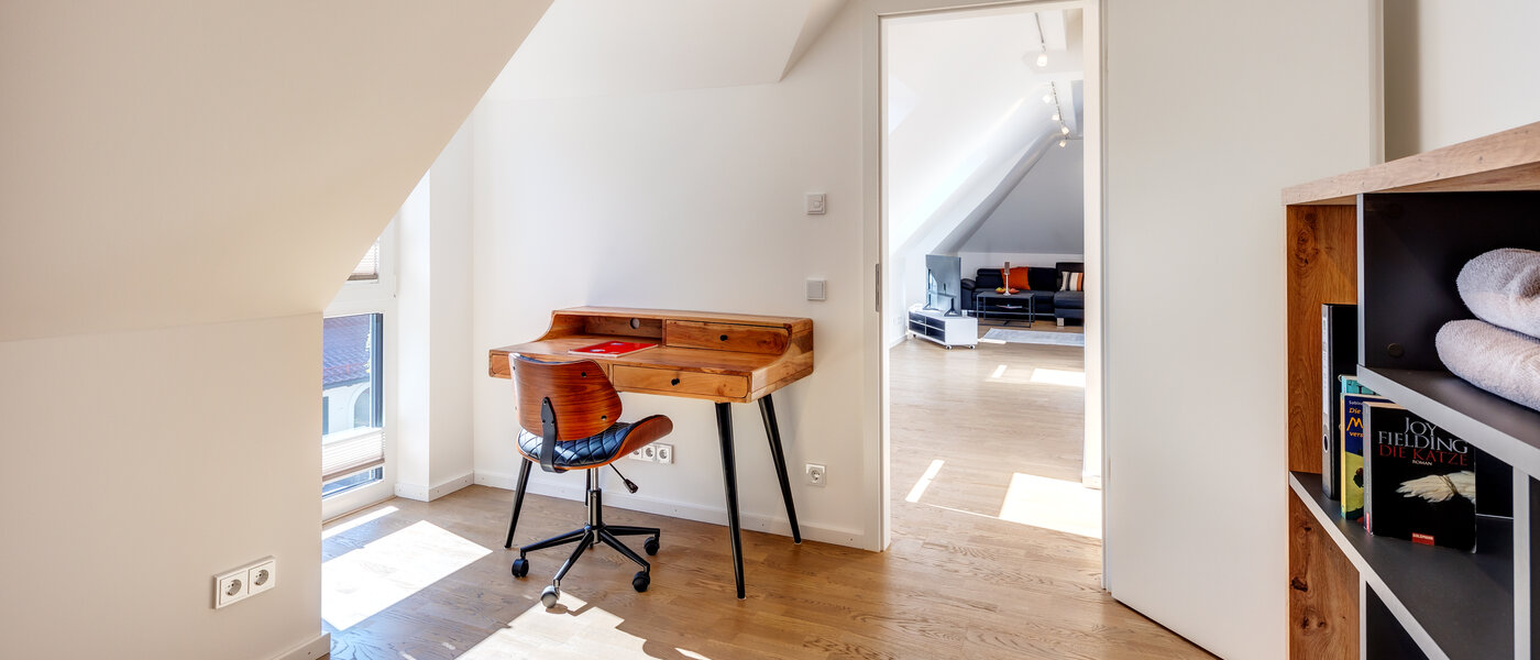 attic apartment Aschheim 01 Workspace/Guestroom 13679