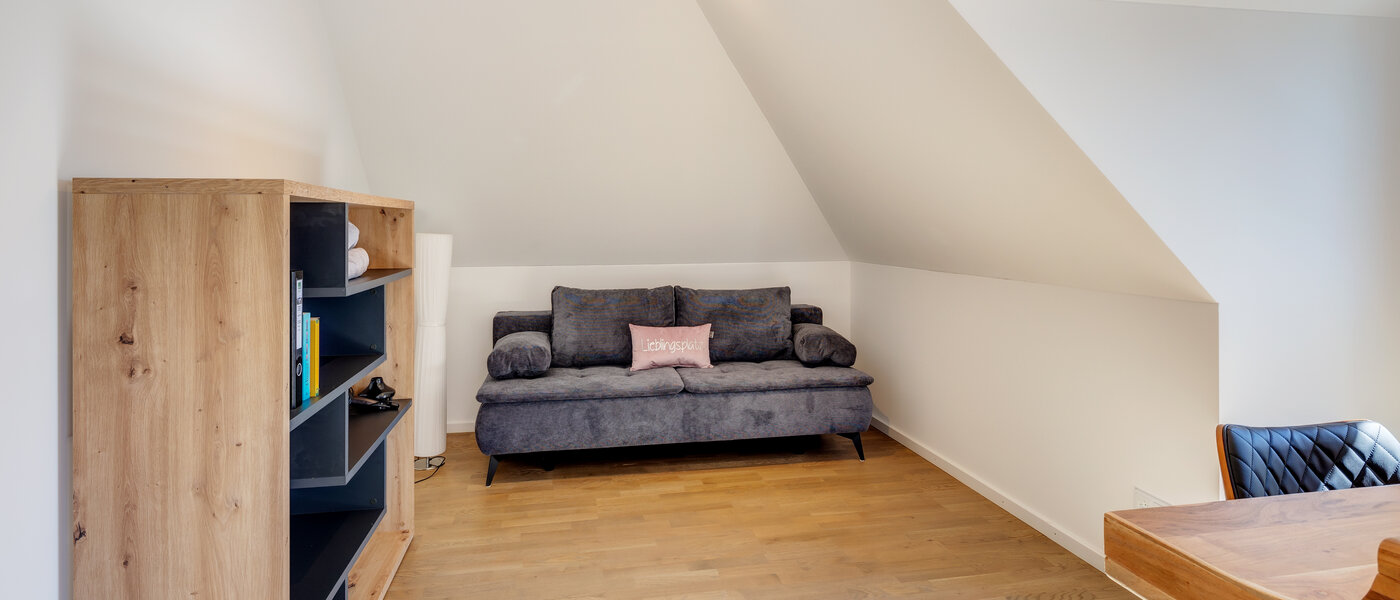 attic apartment Aschheim 02 Workspace/Guestroom 13679