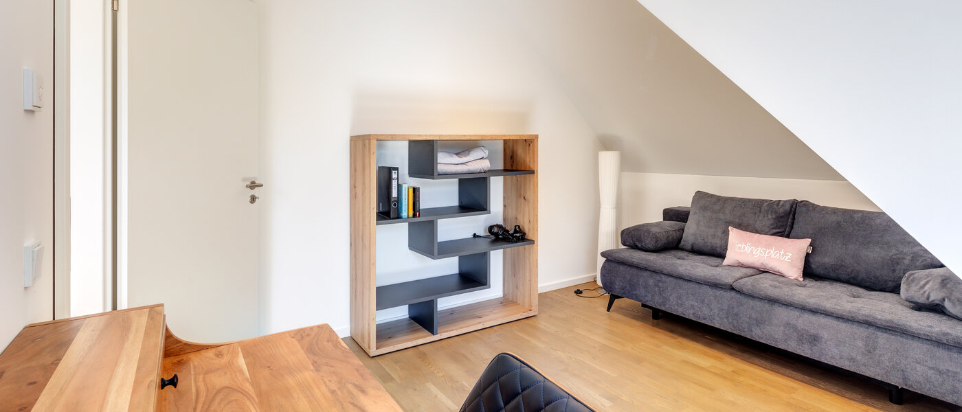 attic apartment Aschheim 03 Workspace/Guestroom 13679