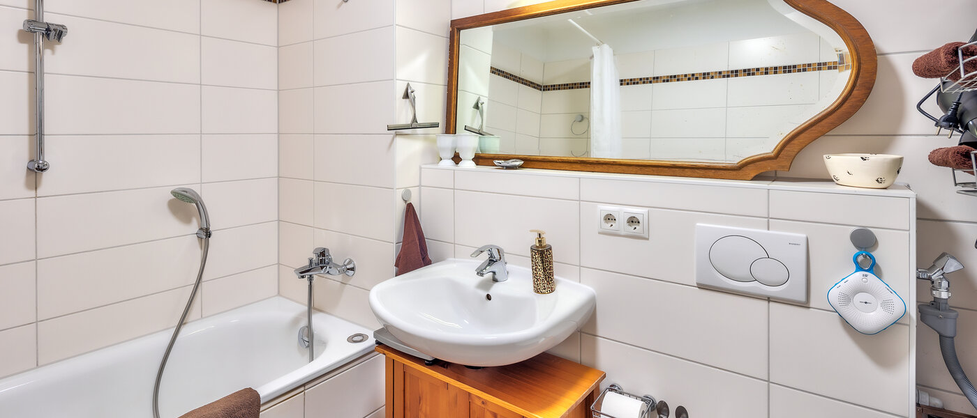 apartment Unterhaching 02 bathroom 13690