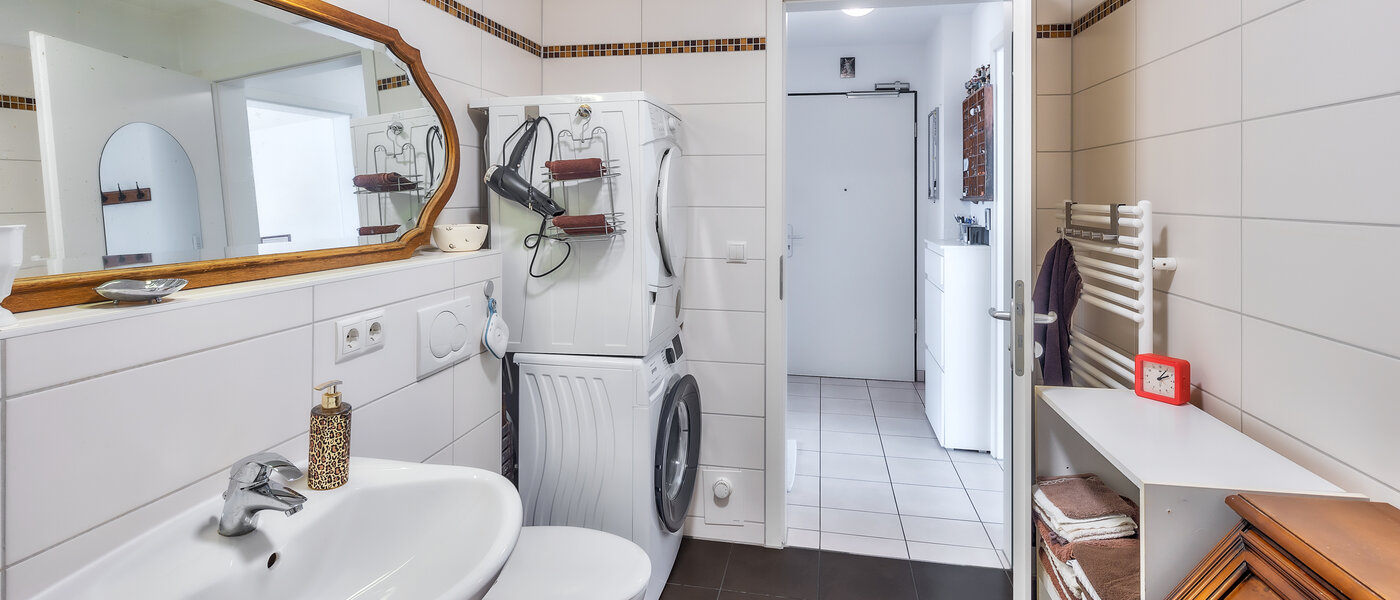 apartment Unterhaching 03 bathroom 13690