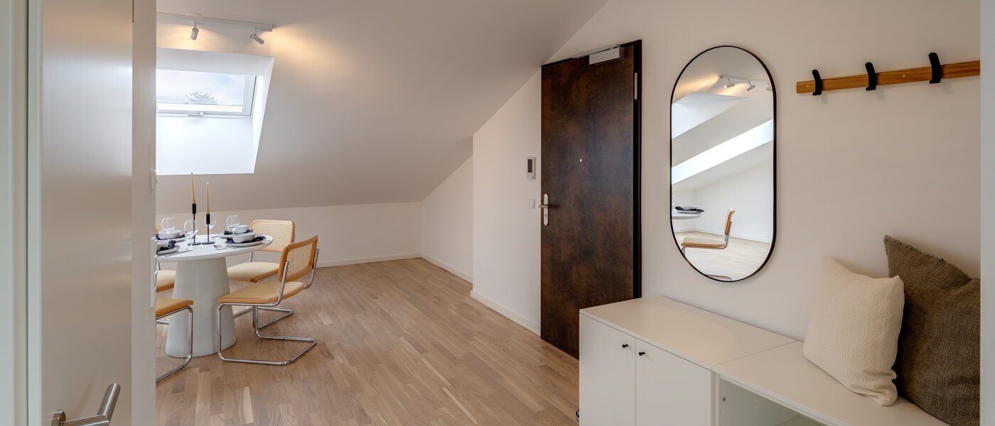 attic apartment Haar 02 hall 13695