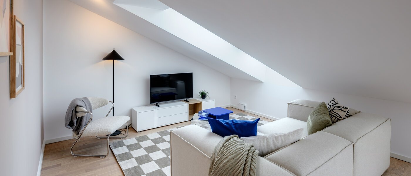 attic apartment Haar 06 living area 13695