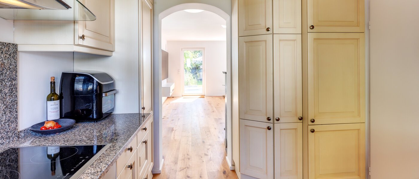 corner townhouse Eichenau 03 kitchen 13696