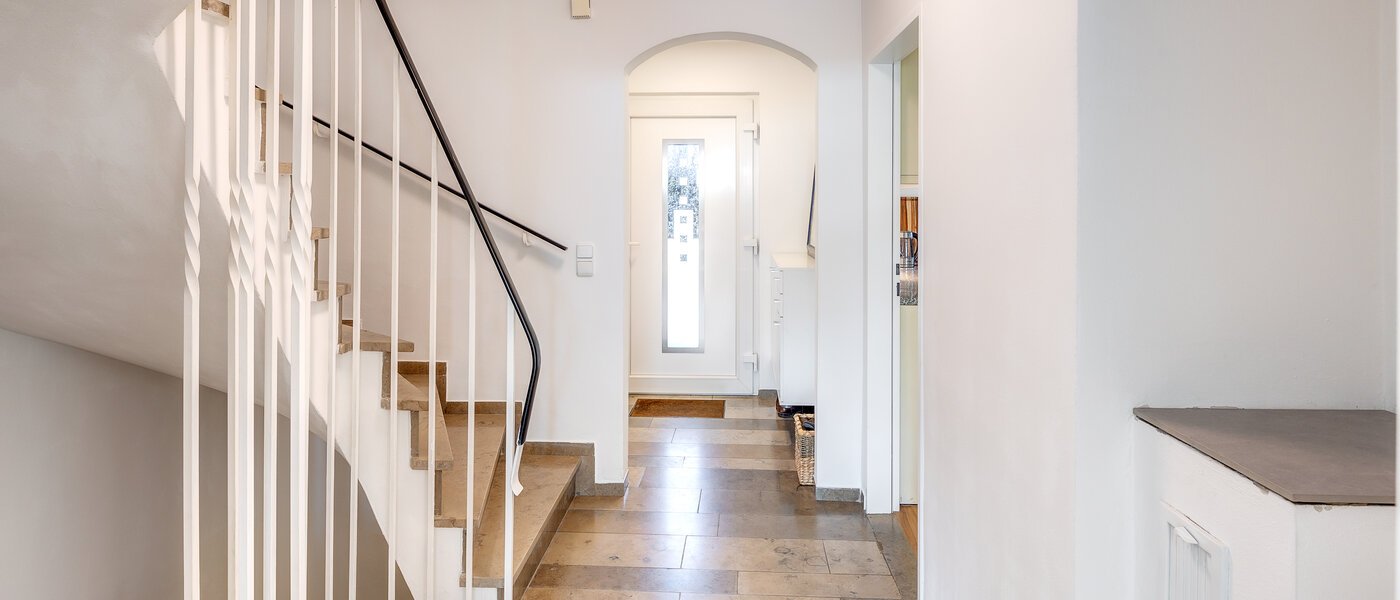 corner townhouse Eichenau 01 hall 13696