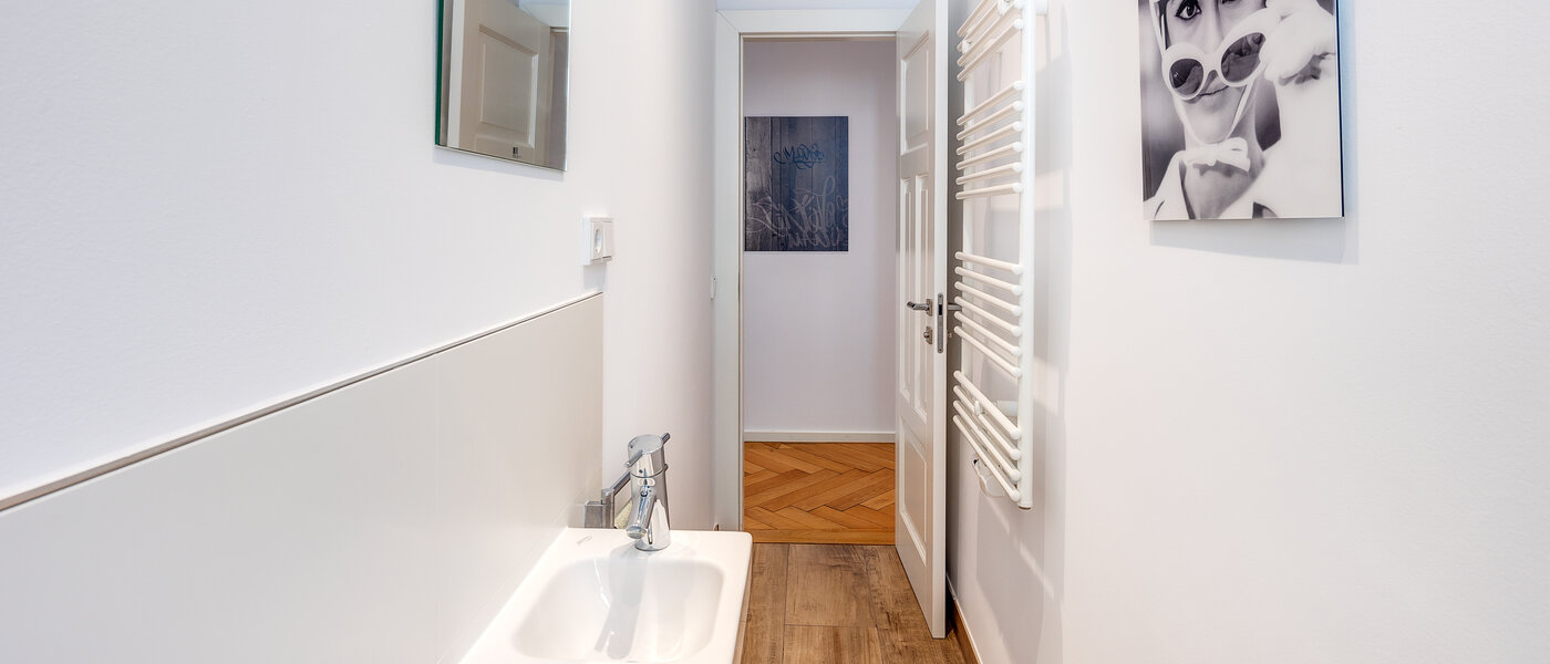 apartment München Isarvorstadt 02 separate toilet 13699