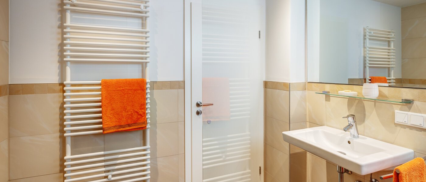 apartment München Hasenbergl 03 bathroom 13712