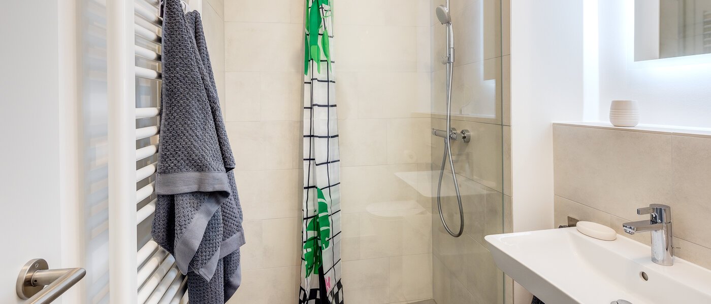 apartment München Lochhausen 02 bathroom 13715