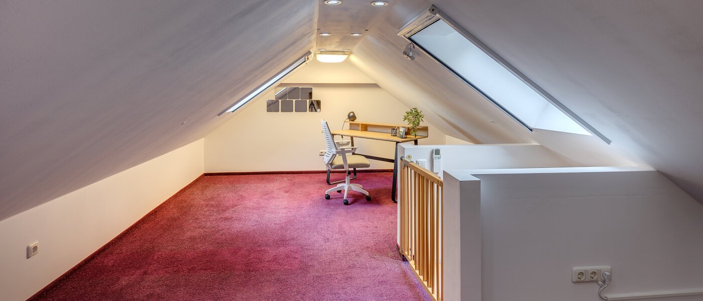 attic apartment Eching 02 special 13716