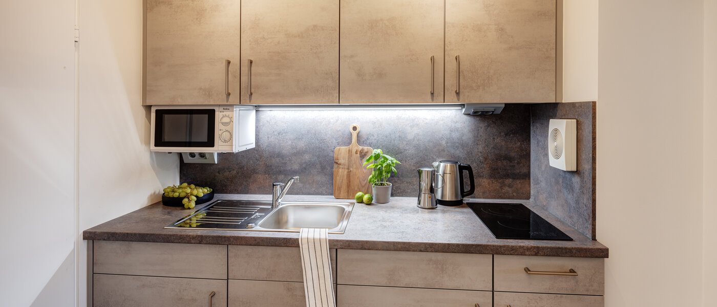 apartment München Arabellapark 01 kitchen 13725