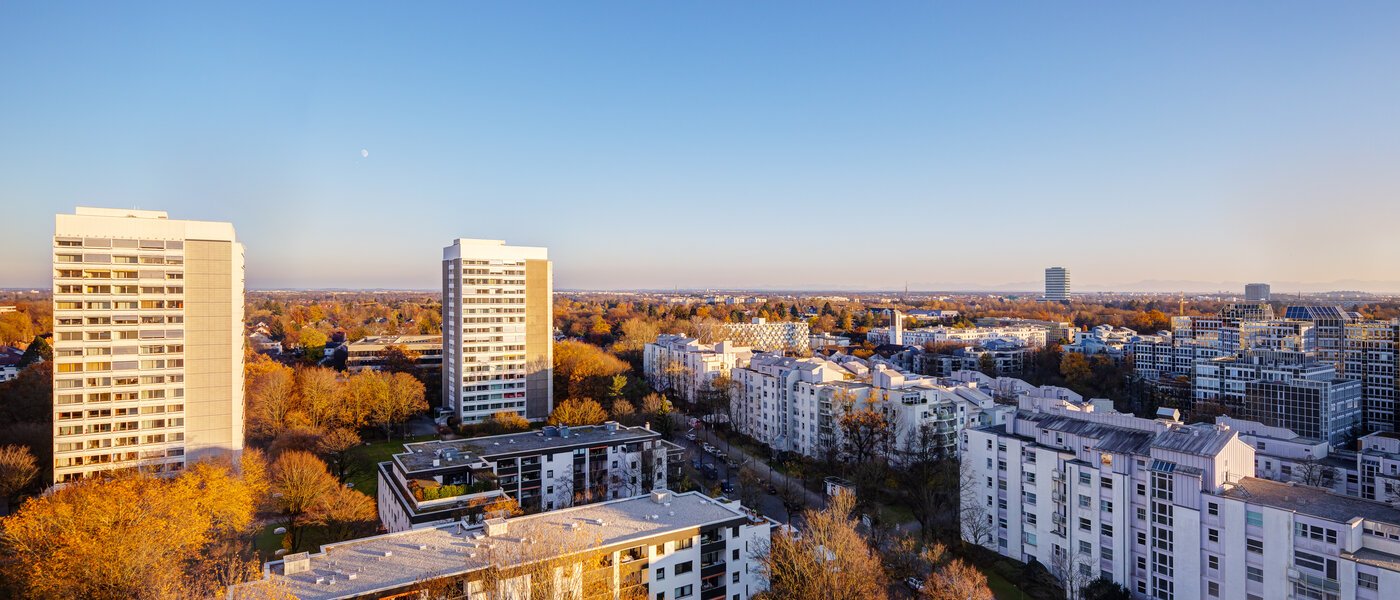 apartment München Arabellapark 01 view 13725