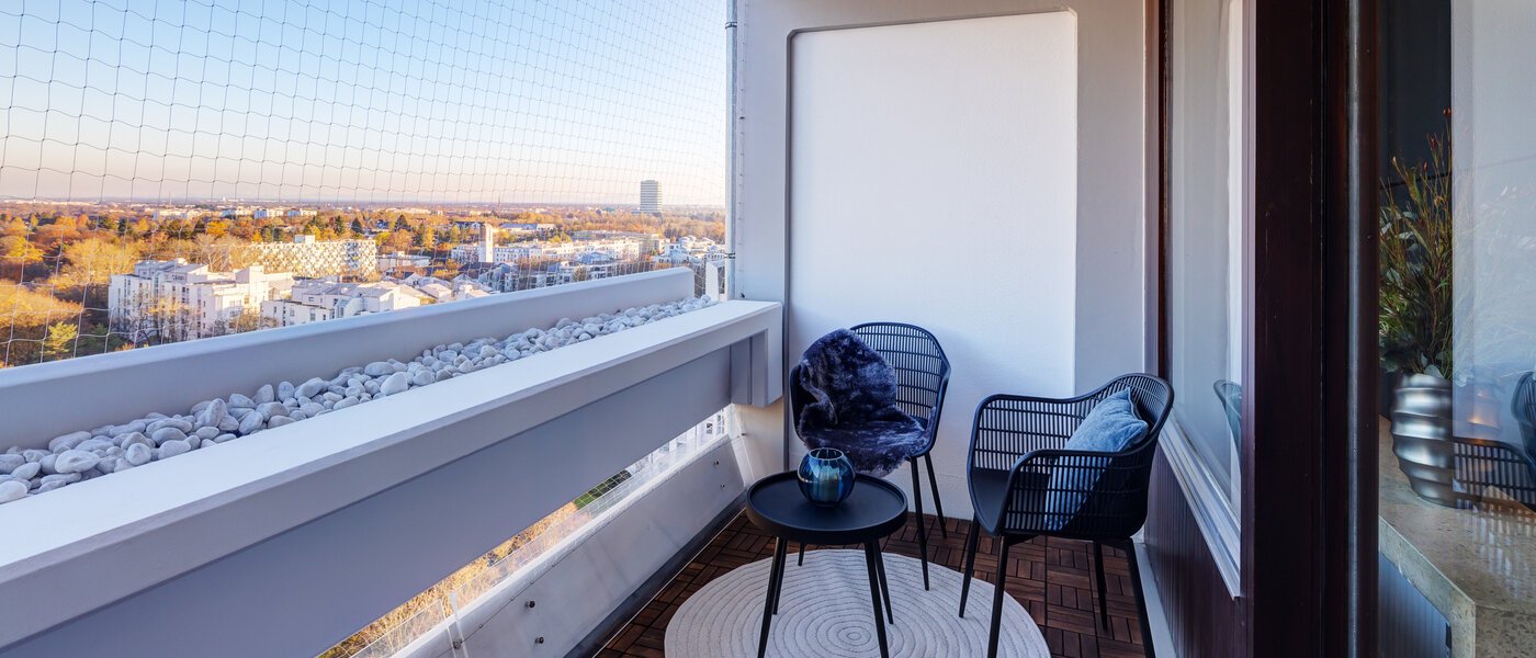apartment München Arabellapark 01 loggia 13725