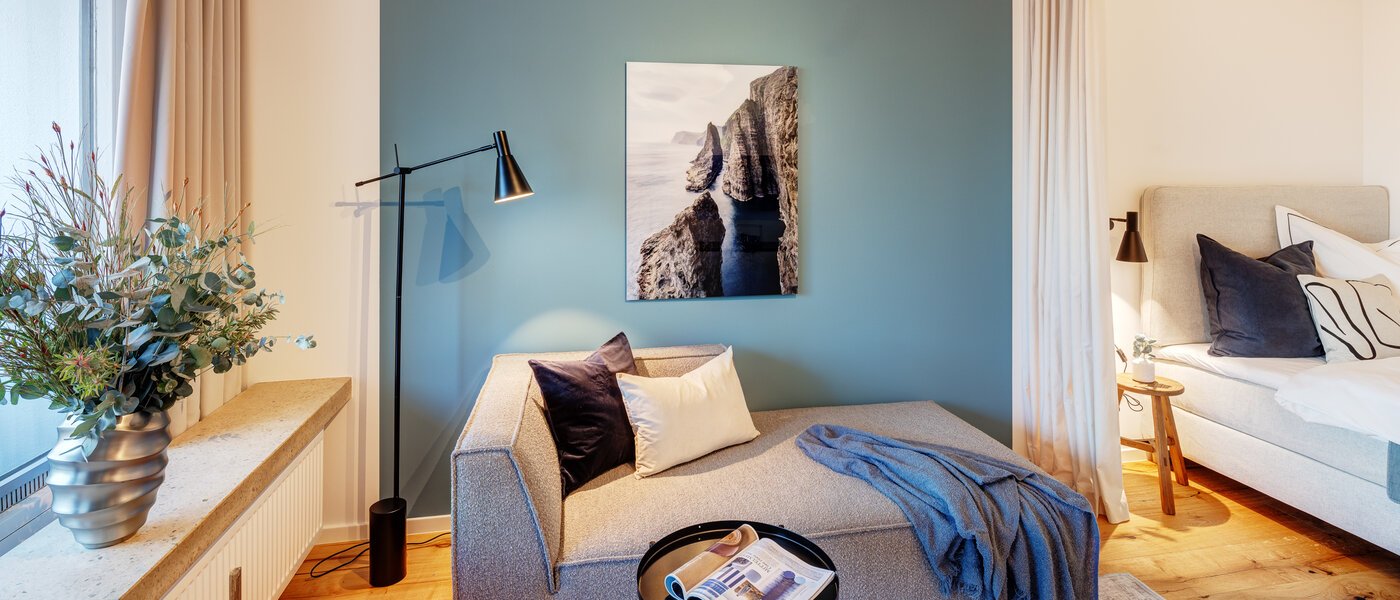 apartment München Arabellapark 02 living area 13725