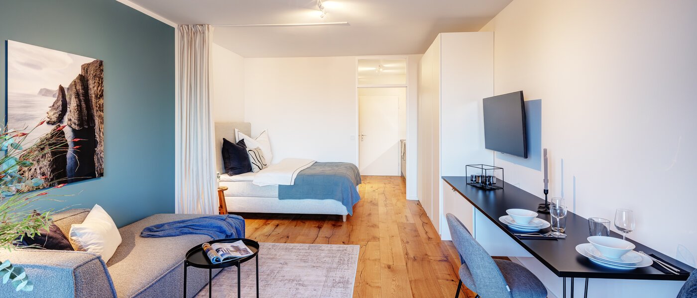 apartment München Arabellapark 04 living area 13725