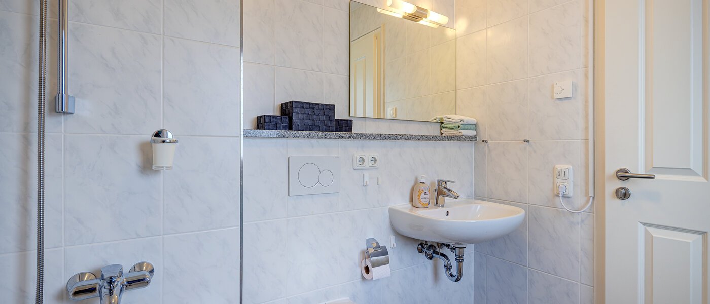 apartment Oberschleißheim 02 bathroom 13735