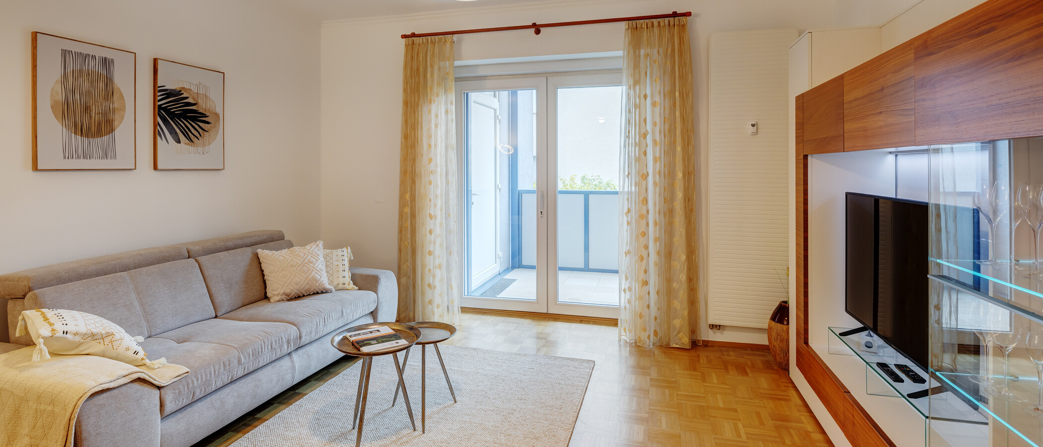 apartment München Schwabing-West (rund um den Bonner Platz) 03 living area 13736