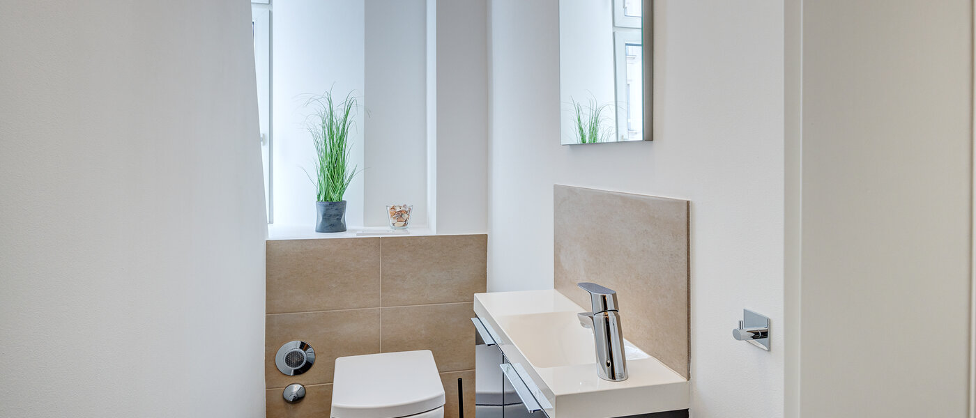 apartment München Obersendling 01 separate toilet 13740